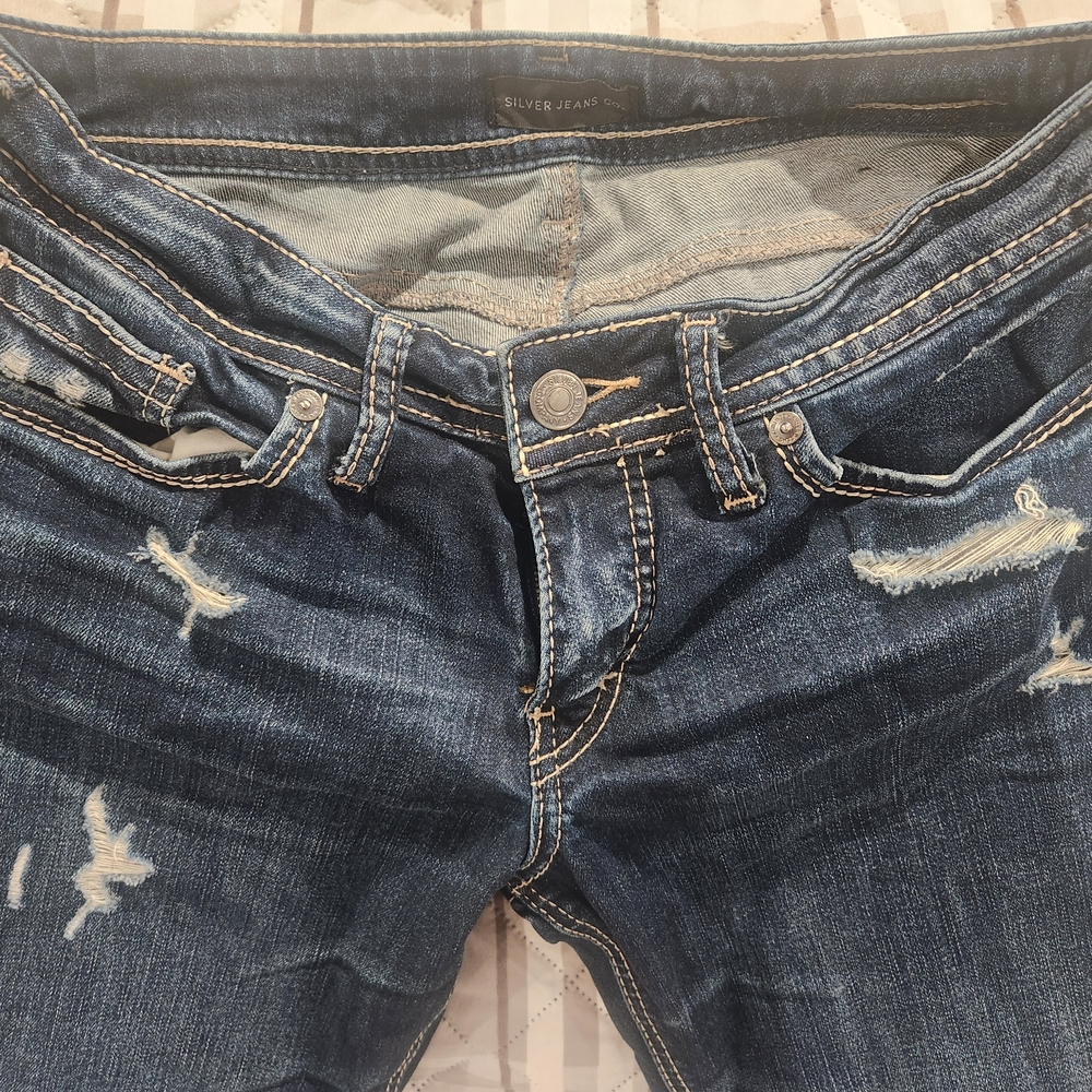 Silver Jeans Blue Cropped Distressed Denim